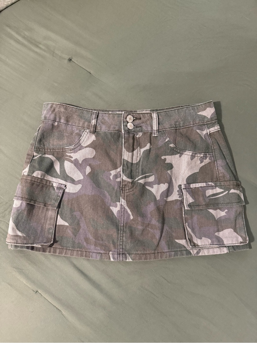 SHEIN Camo Cargo Denim Mini Skirt Size L